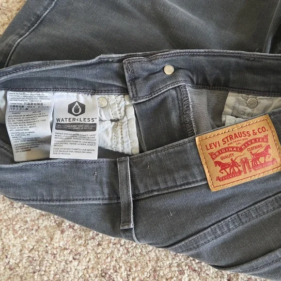 Levis Classic Straight leg Gray Denim Jeans, 28 (6M) - Picture 4 of 8